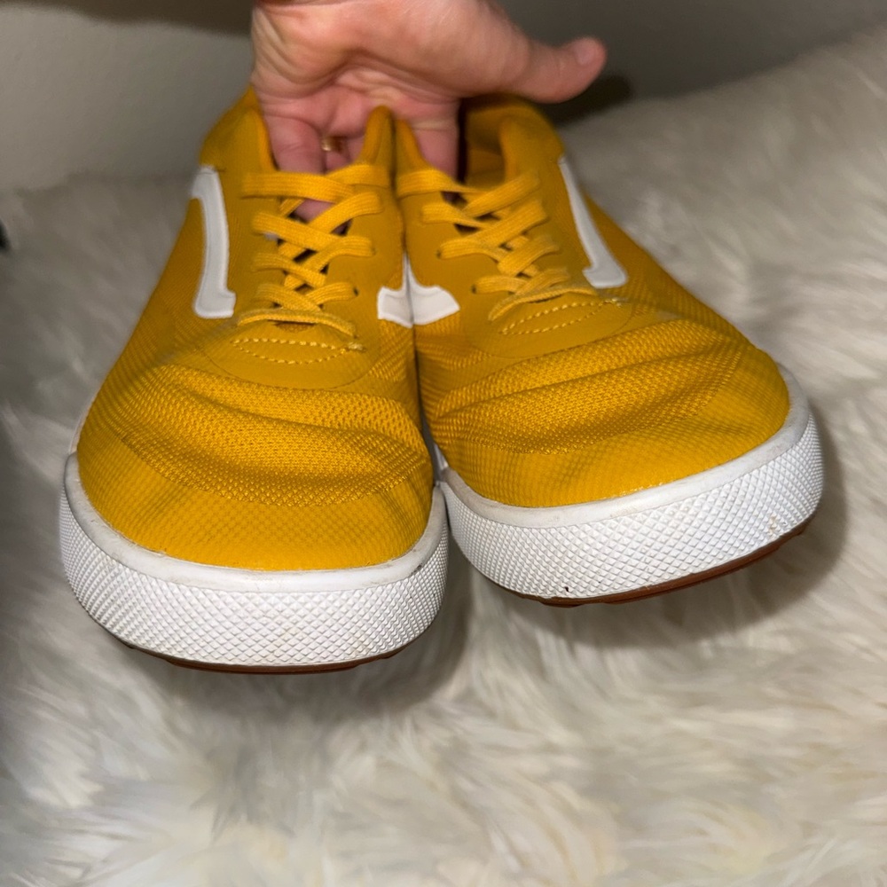Vans Men's Ultrarange Vibrant Yellow/mustard Sneakers - Picture 6 of 9